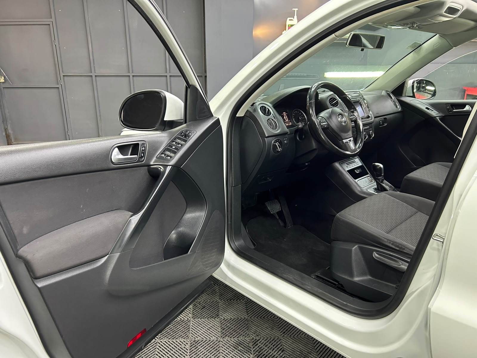 VOLKSWAGEN TIGUAN NATIVE 2016 - Image 5