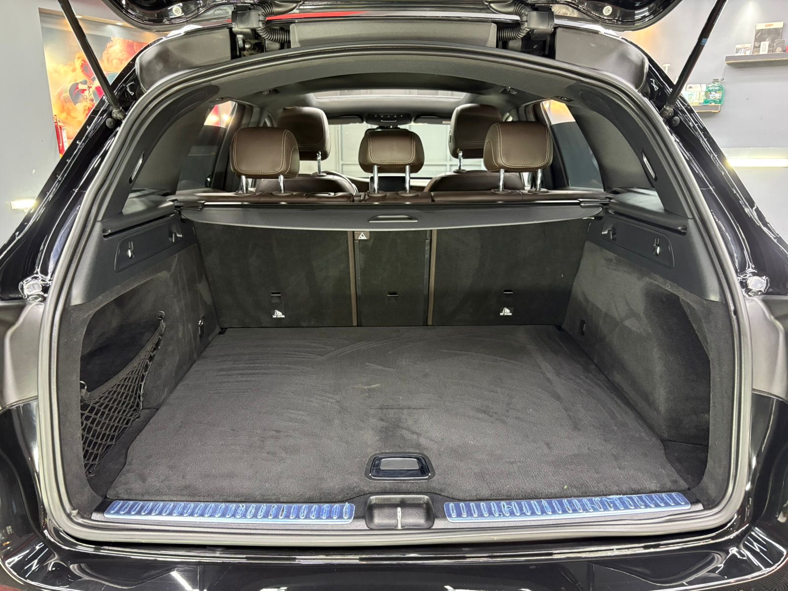 Mercedes Benz  GLC 300 Sport 2017 - Image 9