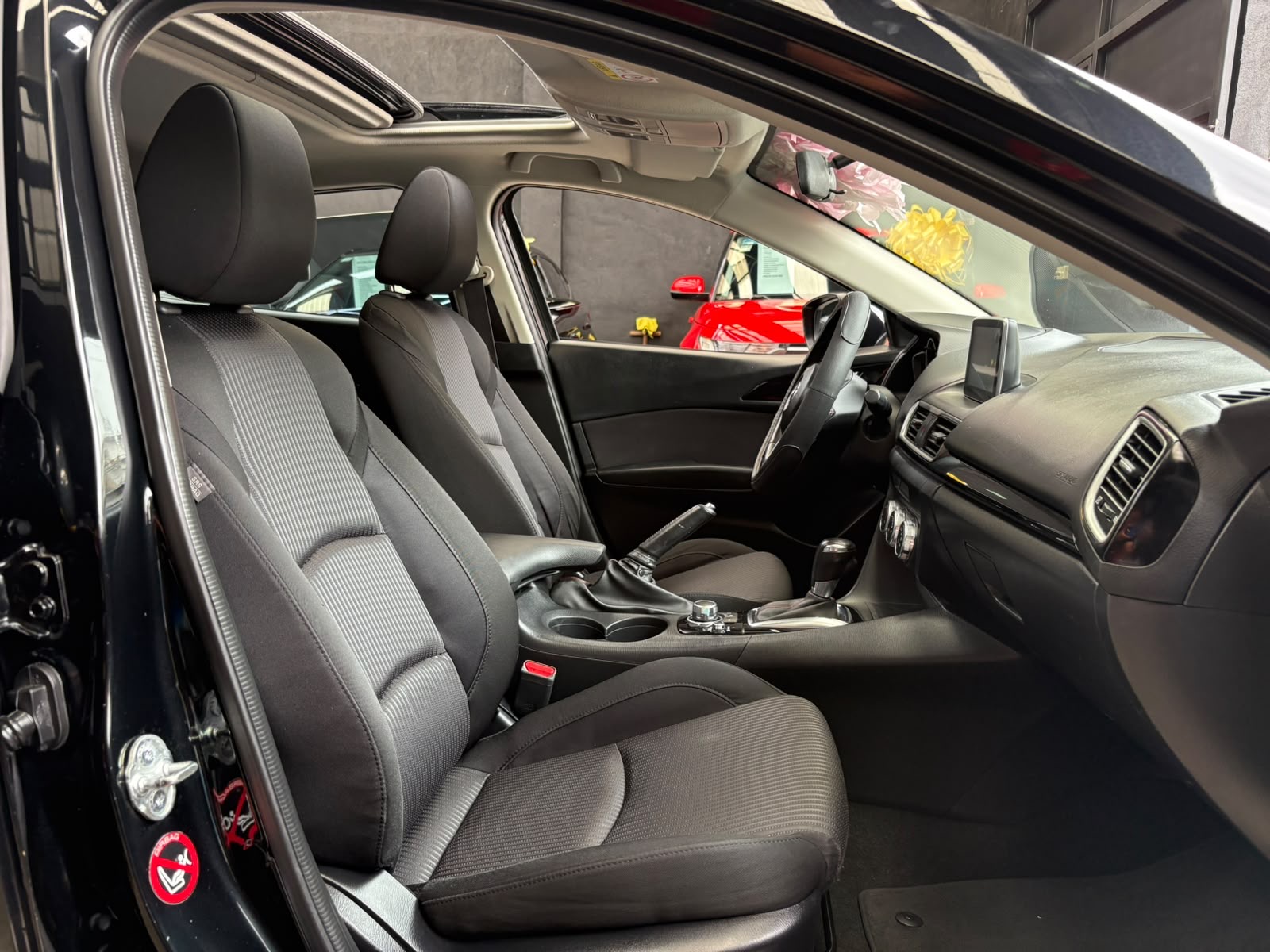 MAZDA 3 HB S 2016: imagen 8