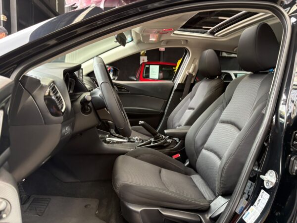 MAZDA 3 HB S 2016: imagen 6