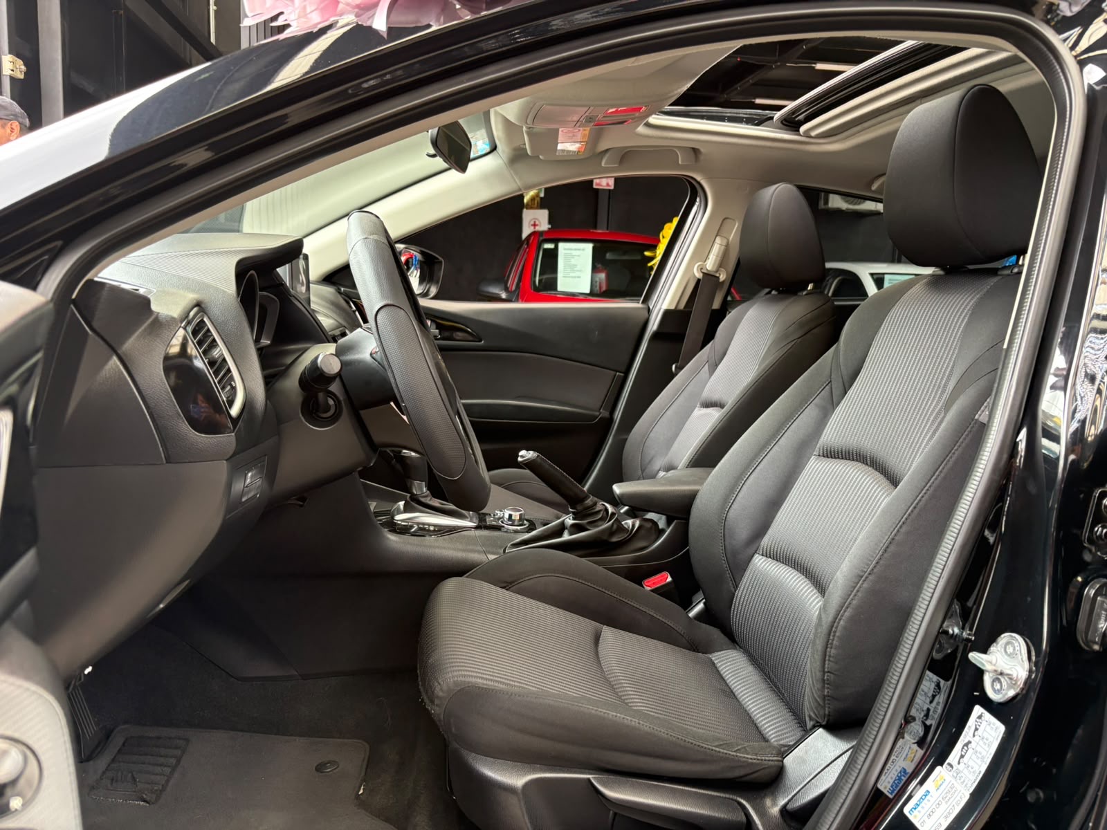 MAZDA 3 HB S 2016: imagen 6
