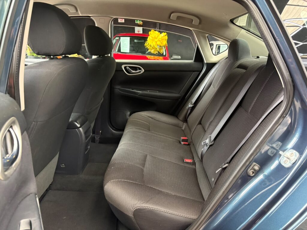 NISSAN SENTRA ADVANCE  2015