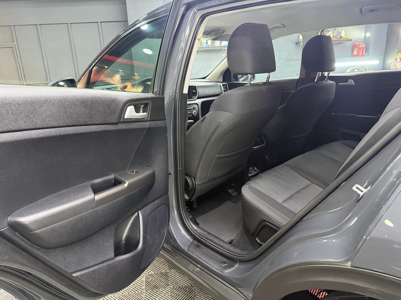 KIA SPORTAGE  LX 2020: imagen 7