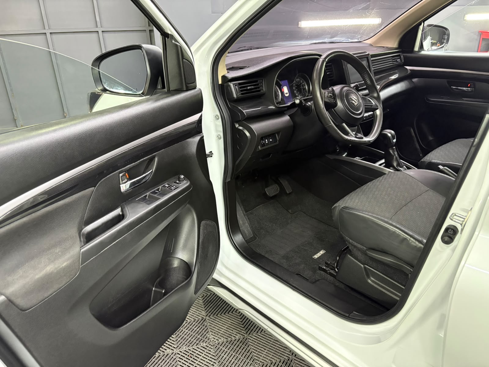 SUZUKI ERTIGA  XL7 2023: imagen 5