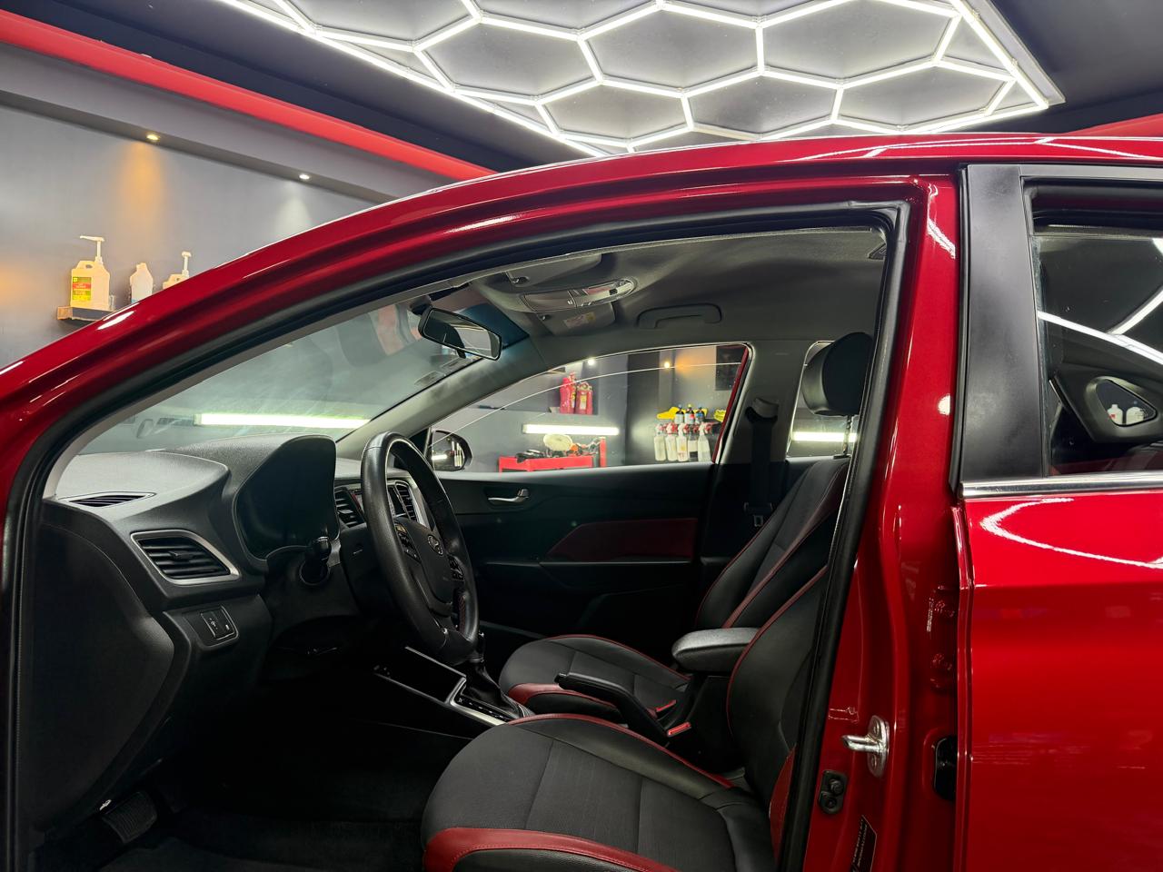 HYUNDAI ACCENT  HB GLS 2020: imagen 5