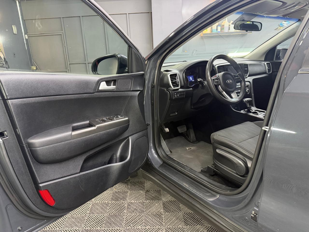 KIA SPORTAGE  LX 2020: imagen 5