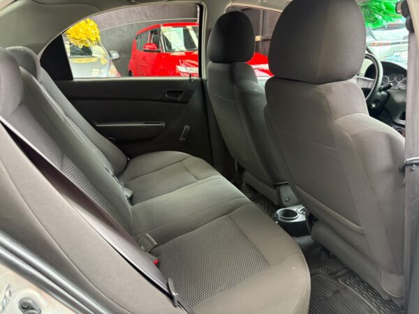 CHEVROLET AVEO LS J 2016: imagen 9