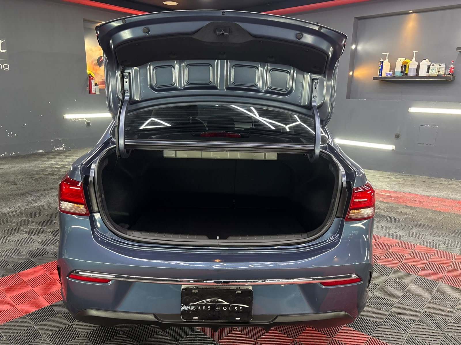 KIA RIO  LX 2023: imagen 9