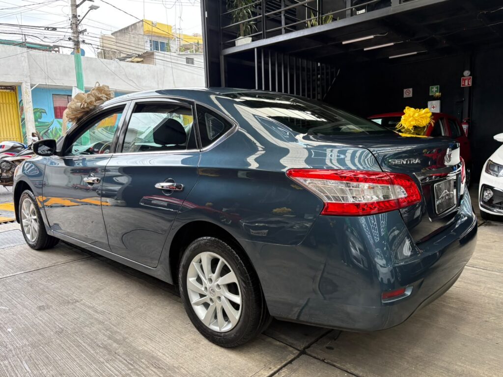 NISSAN SENTRA ADVANCE  2015