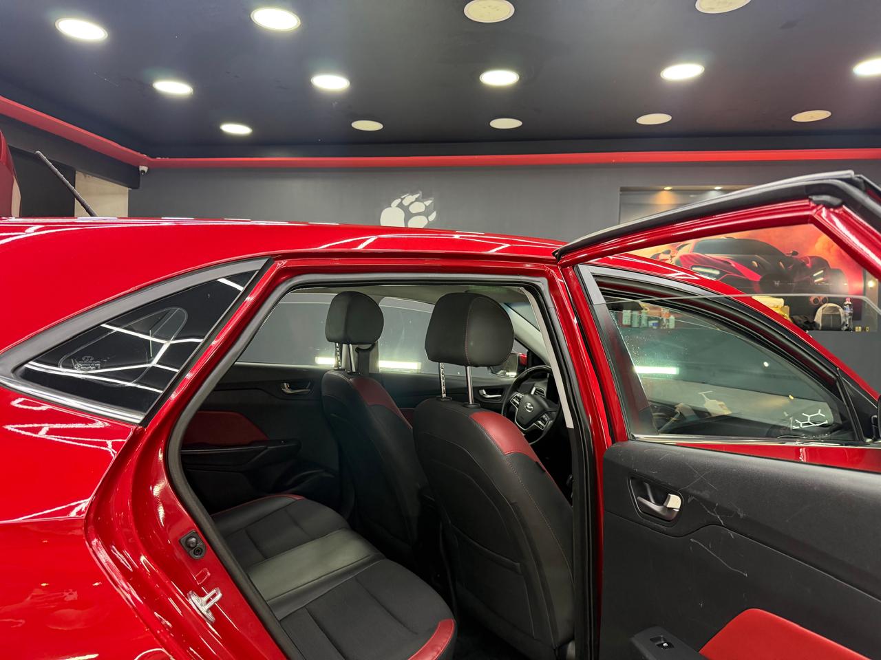 HYUNDAI ACCENT  HB GLS 2020: imagen 8